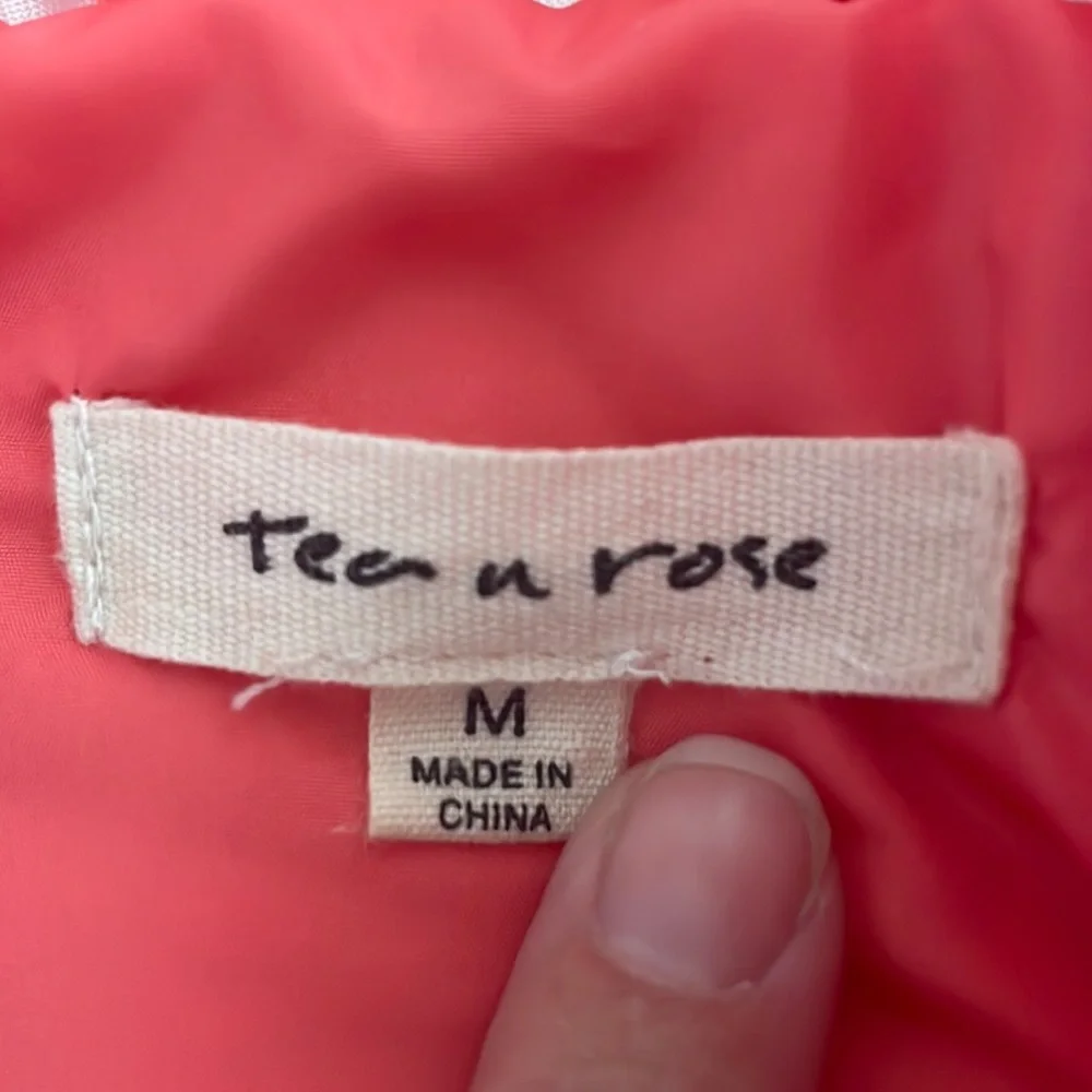 Tea N Rose puffer vest women’s medium - Picture 3 of 5